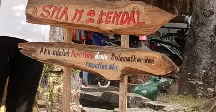 Hut SMAN 2 Kendal SEMARANG ke-23 tgl 23-24 oktober 2019 Gs.. GUYON WATON Support Quot : Sound Riging Stage Ligting Genset Barikade By Danan Jaya